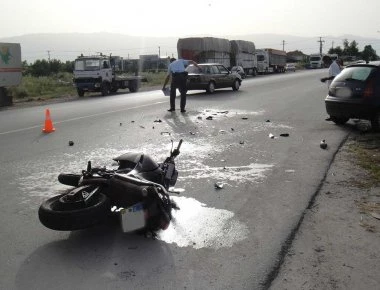 Στυλίδα; Μηχανή συγκρούστηκε με Ι.Χ - Νεκρός νεαρός οδηγός